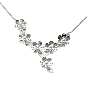 PRAQIA Stříbrný náhrdelník Pearl Blossom (Ag 925/1000, 7,26 g)